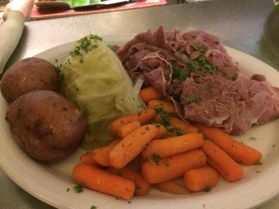 Lylas Family Restaurant | restaurant | 1911 Bailey Rd, Cuyahoga Falls, OH 44221, USA | 3309224444 OR +1 330-922-4444