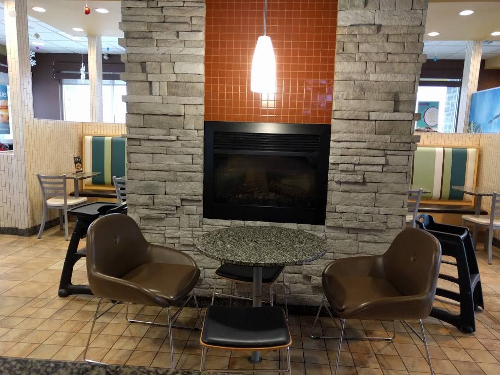 McDonalds | cafe | 2515 Ruelle Saint-Jacques, Boisbriand, QC J7H 0C2, Canada | 4504205662 OR +1 450-420-5662