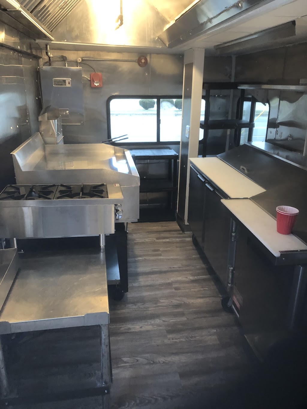 Country’s lunch box | restaurant | 3901 W Alexis Rd, Toledo, OH 43623, USA | 4192141611 OR +1 419-214-1611