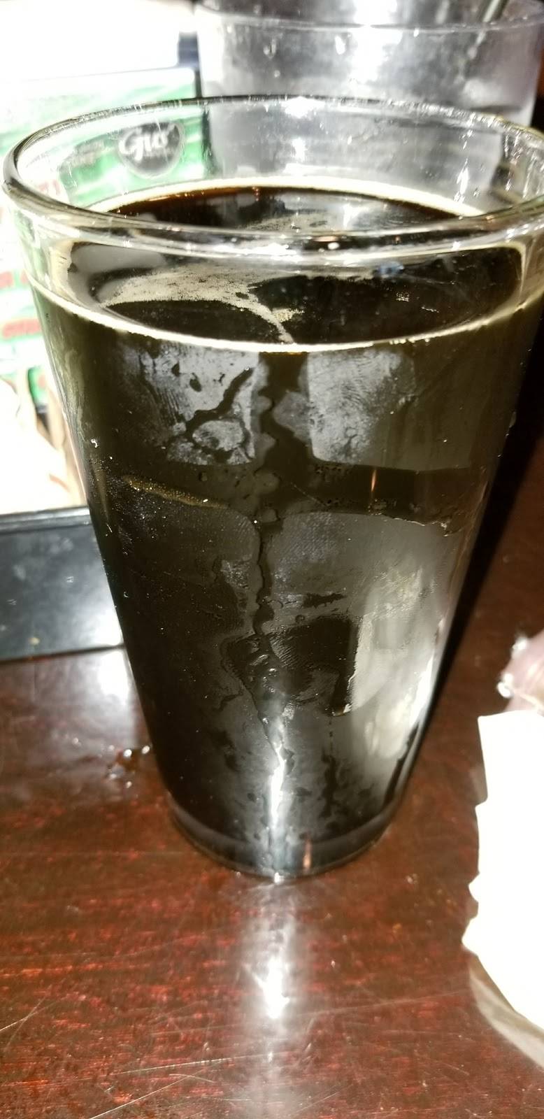 Gus Bar & Grill | restaurant | 2701 W Broad St, Richmond, VA 23220, USA | 8046129275 OR +1 804-612-9275