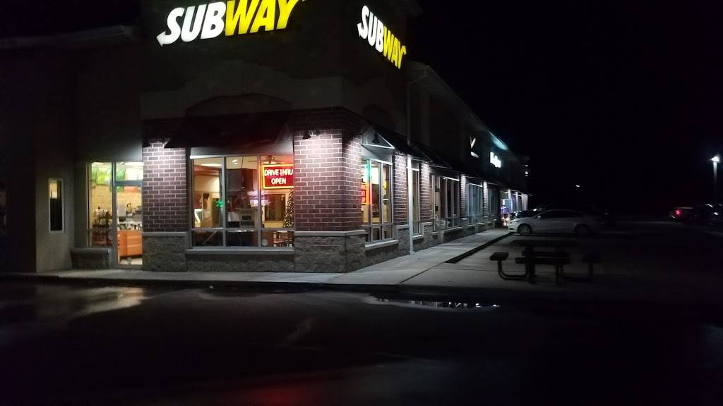 Subway | restaurant | 1325 S Oakwood Ave, Geneseo, IL 61254, USA | 3099444466 OR +1 309-944-4466