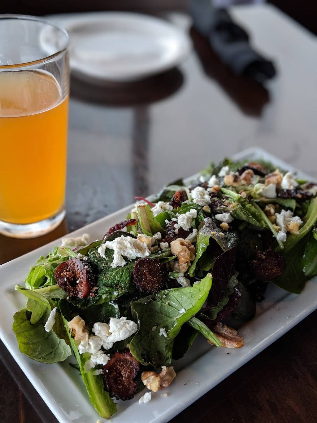 Phoenecia | restaurant | 4717 42nd Ave SW, Seattle, WA 98116, USA | 2064925694 OR +1 206-492-5694