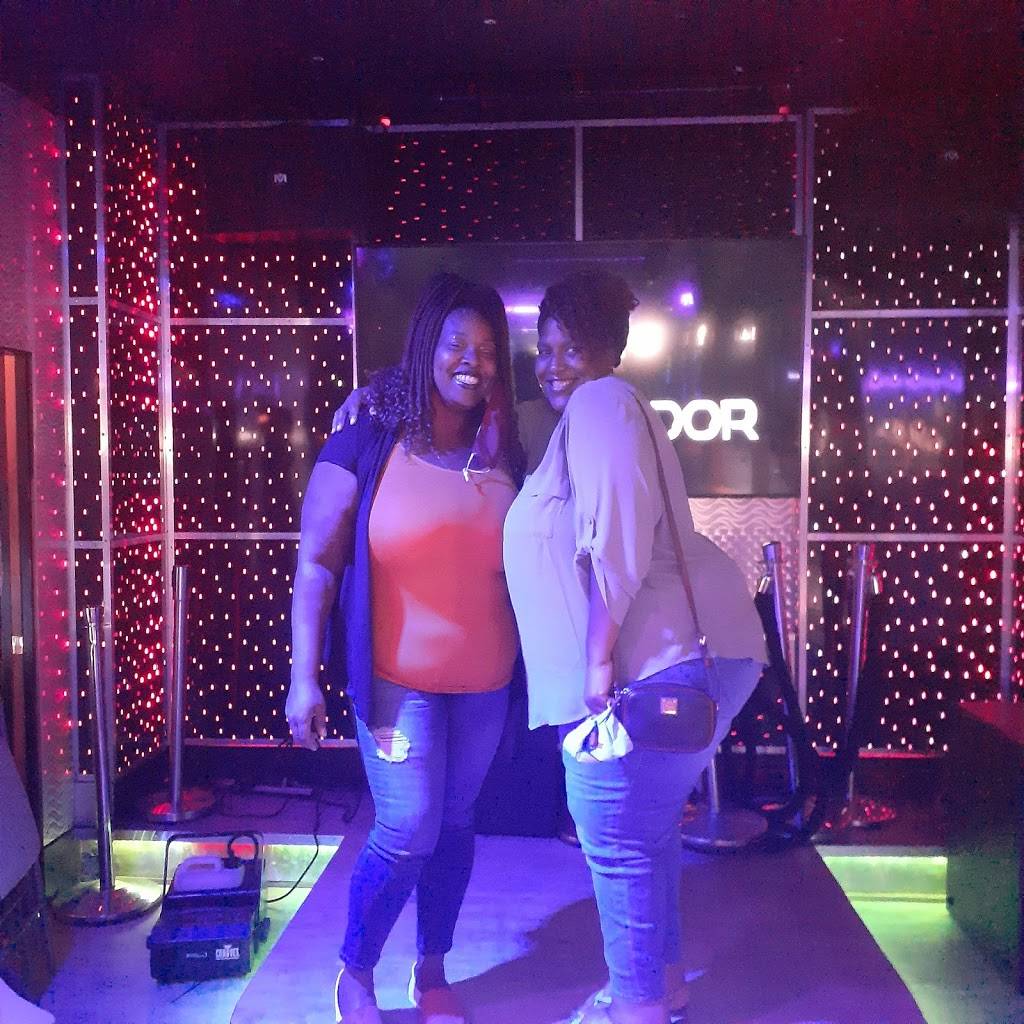 Ambassador Restaurant & Lounge | restaurant | 4744 NE Sandy Blvd, Portland, OR 97213, USA | 5032800330 OR +1 503-280-0330