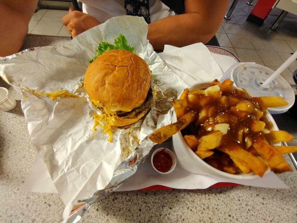 Apache Burgers | restaurant | 5236 Dundas St W, Etobicoke, ON M9B 1A7, Canada | 4162333046 OR +1 416-233-3046