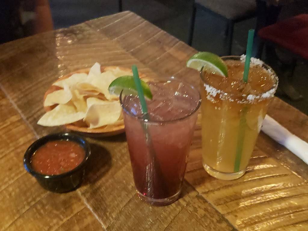 Margaritas Grille | restaurant | 10 W Main St, Mesa, AZ 85201, USA | 4809695812 OR +1 480-969-5812