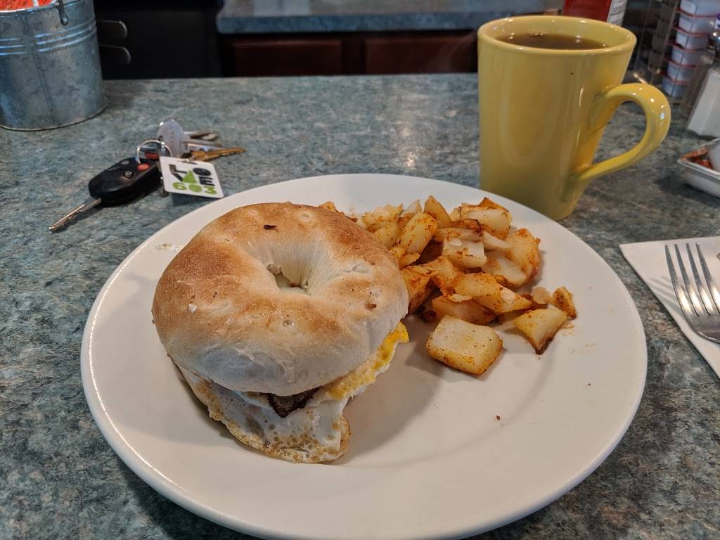 Charlies Homestyle Diner | restaurant | 600 Daniel Webster Hwy, Merrimack, NH 03054, USA | 6032625693 OR +1 603-262-5693