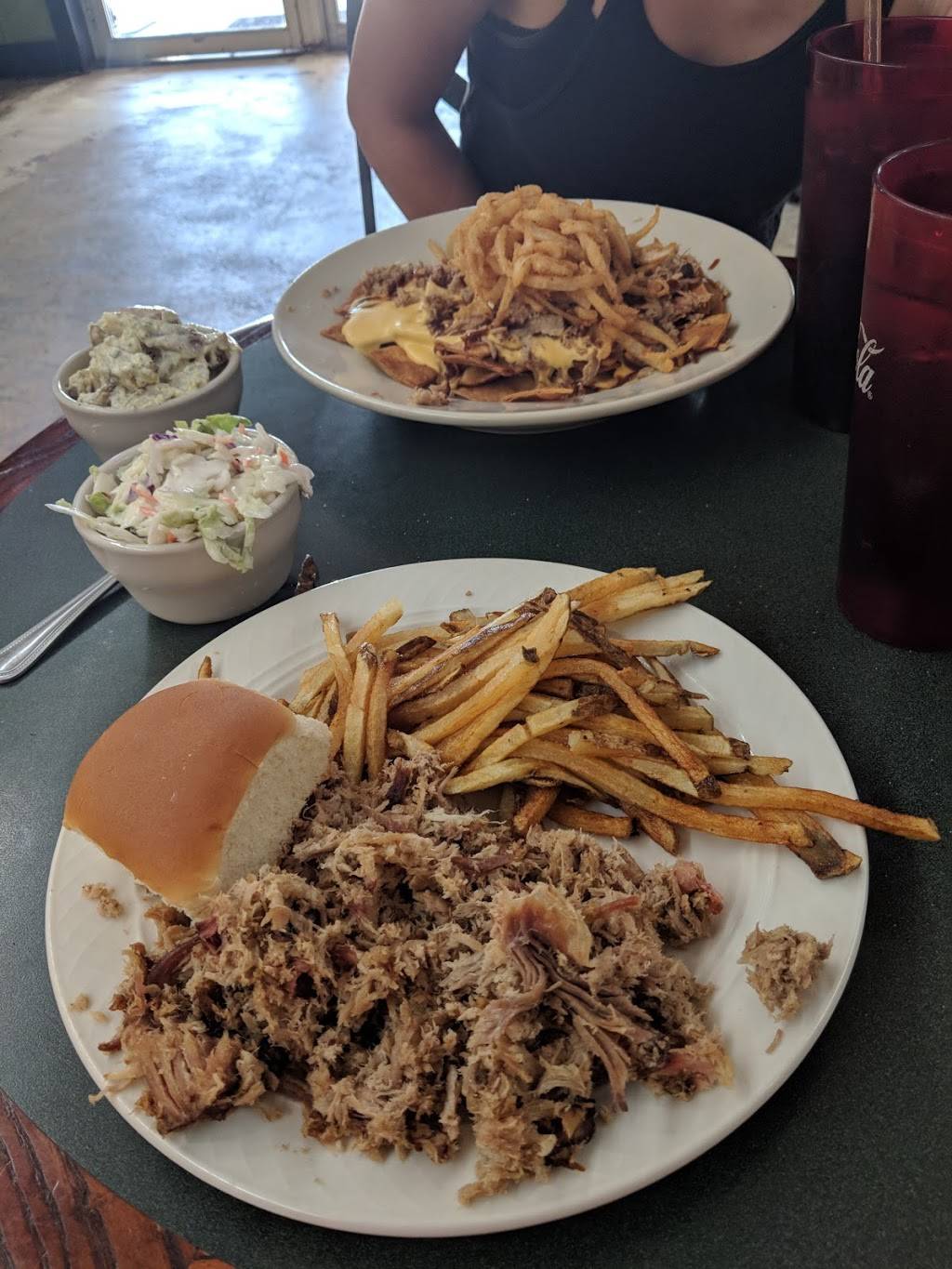 Hog Heaven Smokehouse | restaurant | 83512 LA-21, Bogalusa, LA 70427, USA | 9858863400 OR +1 985-886-3400