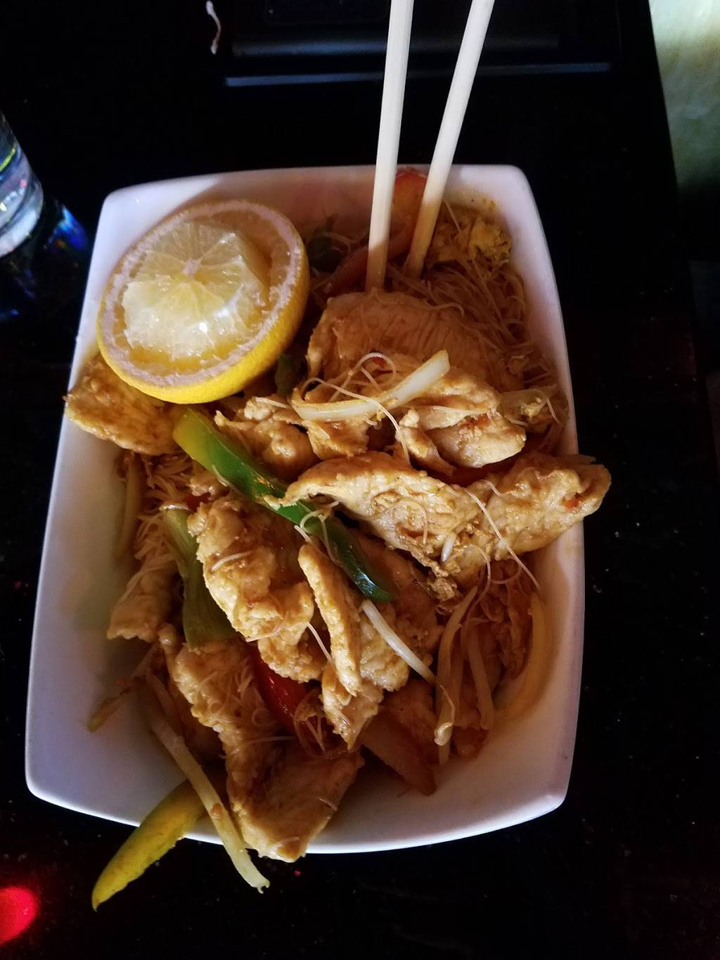 East Moon Bistro | restaurant | 13352 Minnieville Rd, Woodbridge, VA 22192, USA | 7038782688 OR +1 703-878-2688