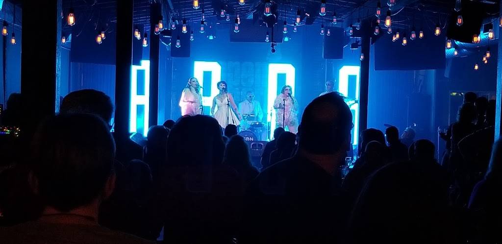 Open Chord Stage | restaurant | 8502 Kingston Pike, Knoxville, TN 37919, USA | 8652815874 OR +1 865-281-5874