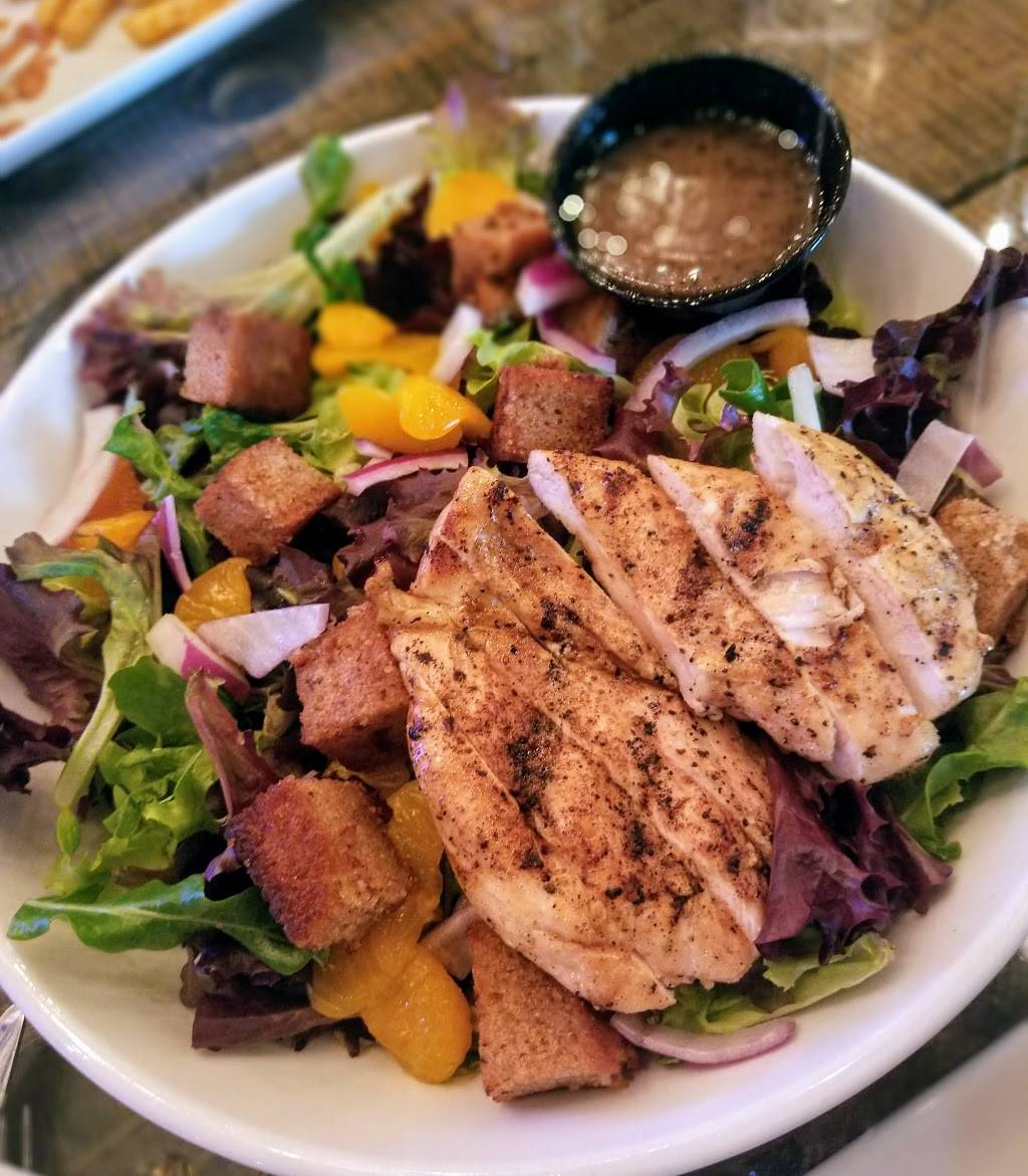 Beauty & The Bull Bar & Grill | restaurant | 5935 S 075 W, Wolcottville, IN 46795, USA | 2603031225 OR +1 260-303-1225