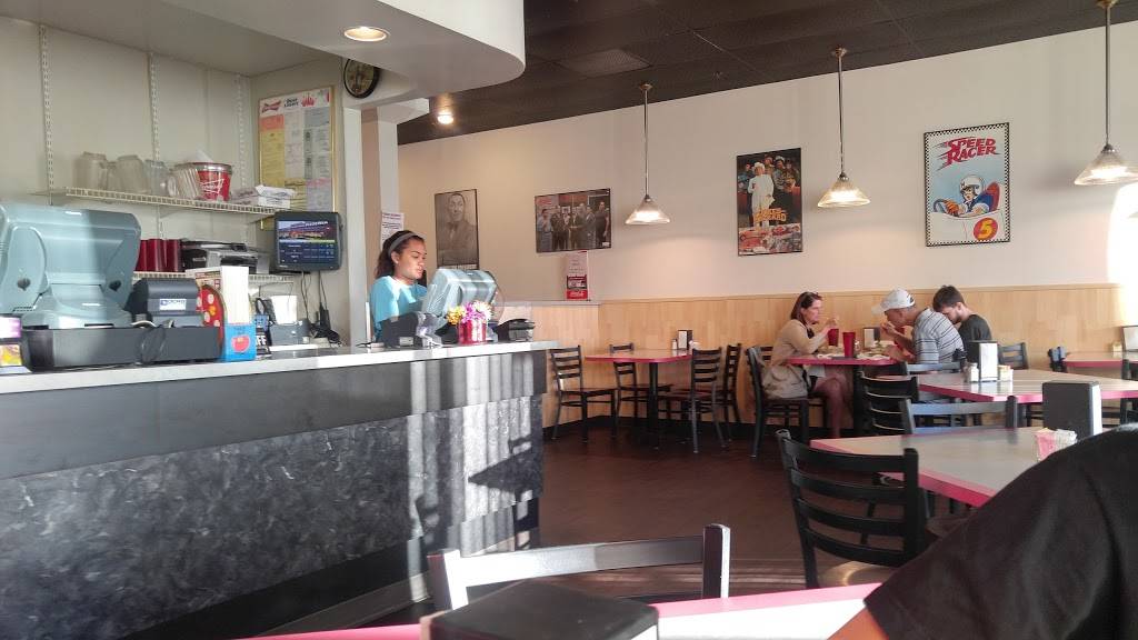 Cecil Whittaker’s Pizzeria | restaurant | Heritage Place, 12529 Olive Blvd, St. Louis, MO 63141, USA | 3144699111 OR +1 314-469-9111