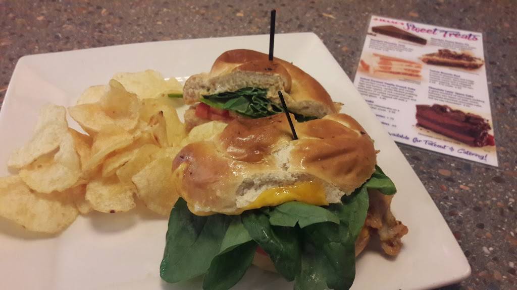 Isaacs Restaurant - Greenfield | restaurant | 565 Greenfield Rd, Lancaster, PA 17601, USA | 7173936067 OR +1 717-393-6067