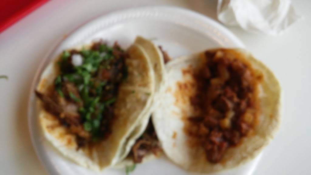 La Nueva Puntada | restaurant | 317 E Pioneer Pkwy, Grand Prairie, TX 75051, USA | 9722662332 OR +1 972-266-2332