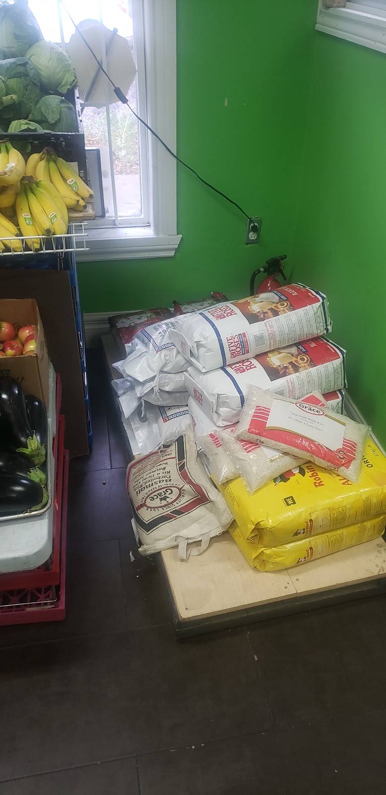 Marche Coin Doeufs | restaurant | 3002 Avenue Émile-Journault, Montréal, QC H1Z 1T2, Canada | 5143090166 OR +1 514-309-0166