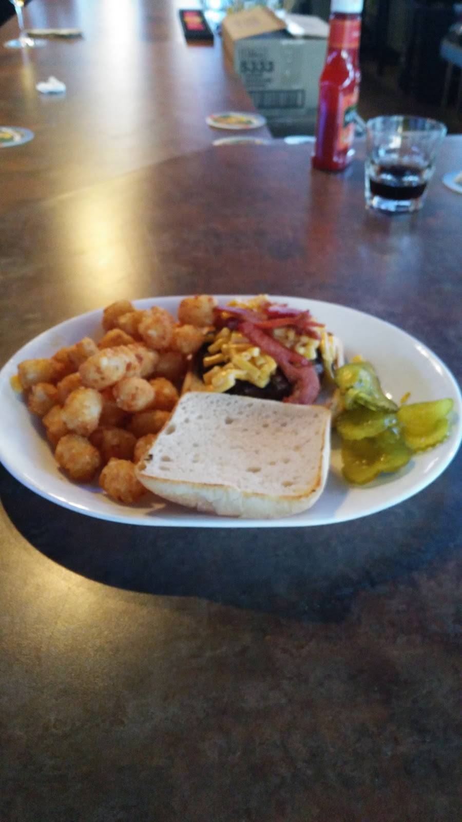 D2 Sports Pub Stadium District | restaurant | 788 Armed Forces Dr, Green Bay, WI 54304, USA | 9204993110 OR +1 920-499-3110