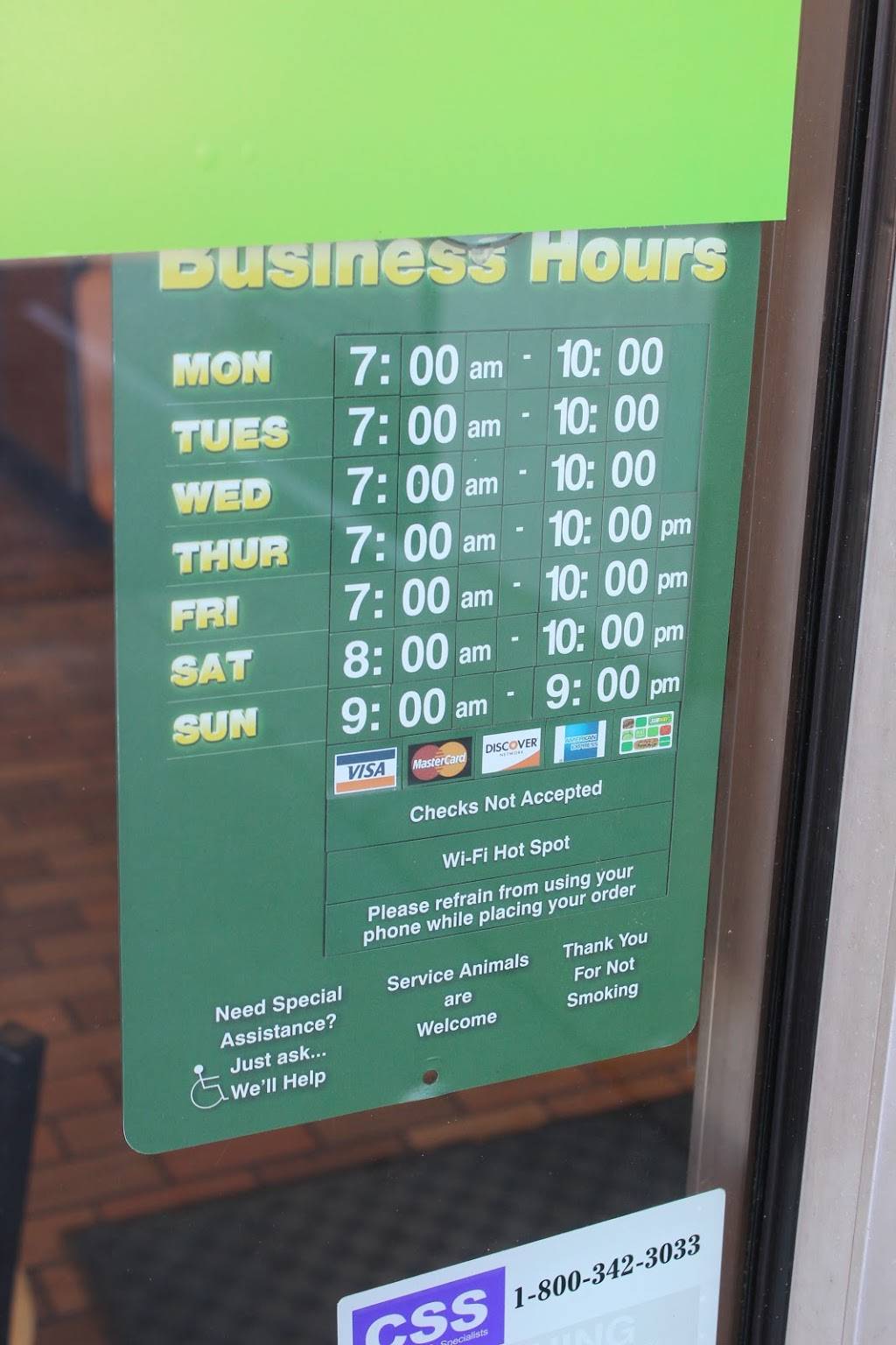 Subway | restaurant | 822 N Madison Blvd, Roxboro, NC 27573, USA | 3363225300 OR +1 336-322-5300