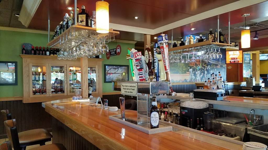 Applebees Grill + Bar | restaurant | 202 E Wendell Jacob Ave, Angola, IN 46703, USA | 2606683830 OR +1 260-668-3830