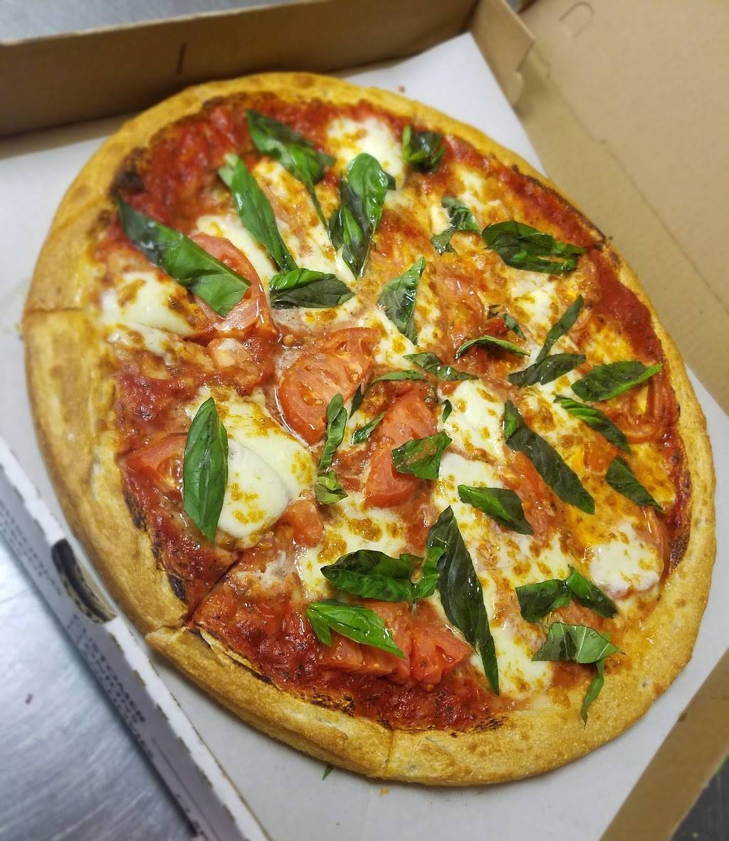 Giovannis Roast Beef & Pizza | restaurant | 141 Main St, Salem, NH 03079, USA | 6038368410 OR +1 603-836-8410