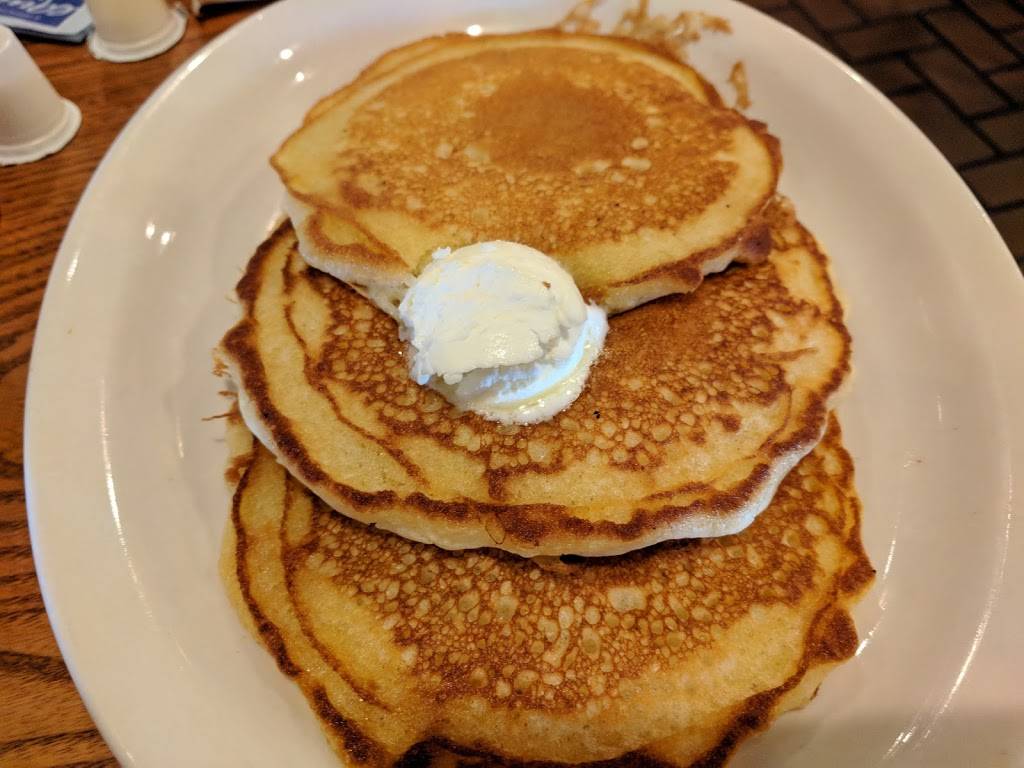 Cracker Barrel Old Country Store | restaurant | 1400 Country Ln, South Hill, VA 23970, USA | 4347742705 OR +1 434-774-2705