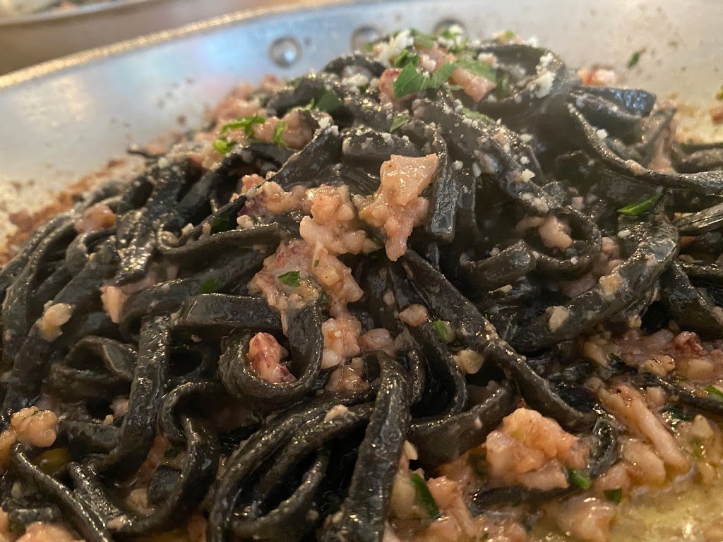 The Daily Catch North End | restaurant | 323 Hanover St, Boston, MA 02113, USA | 6175238567 OR +1 617-523-8567