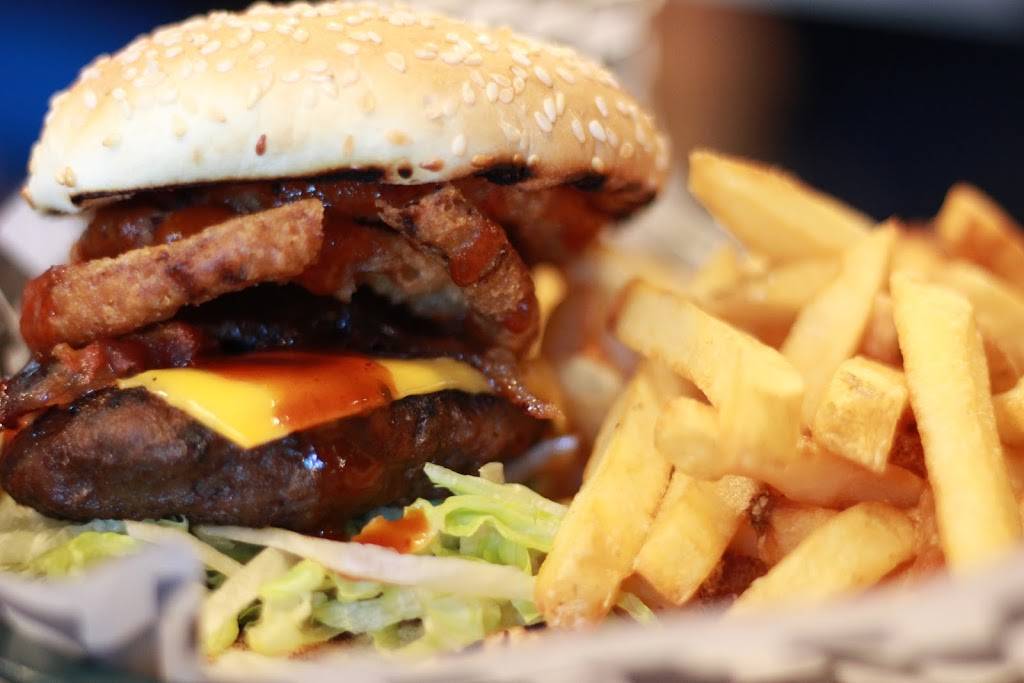 Rex’s Den | restaurant | 1265 Military Trail, Scarborough, ON M1C 1A5, Canada | 4162084887 OR +1 416-208-4887