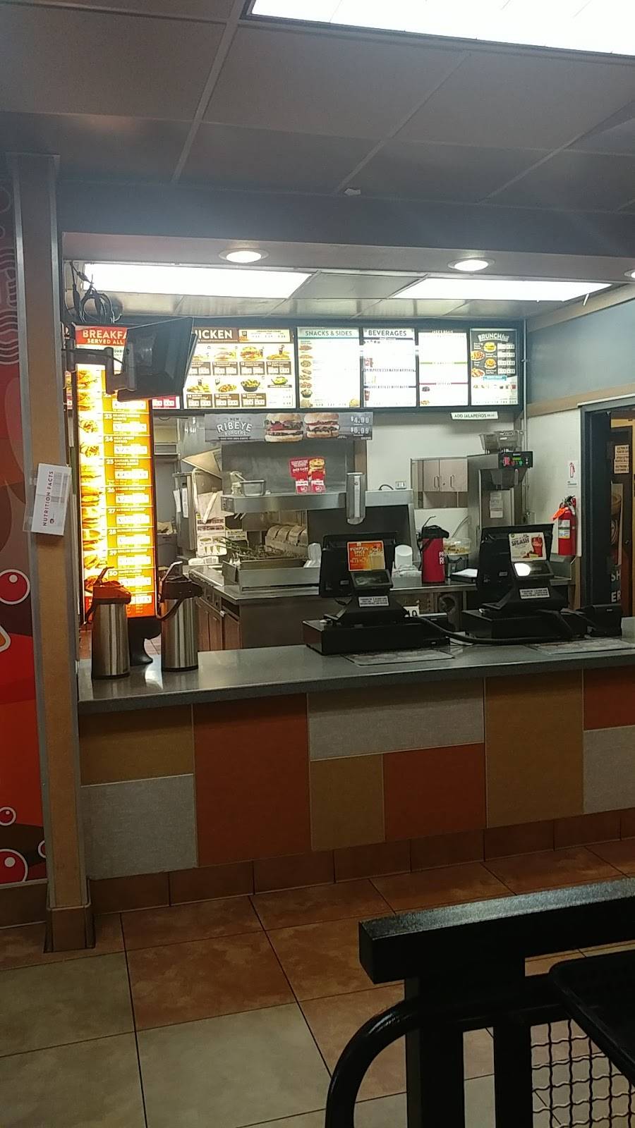 Jack in the Box | restaurant | 6350 W Ramsey St, Banning, CA 92220, USA | 9518452399 OR +1 951-845-2399