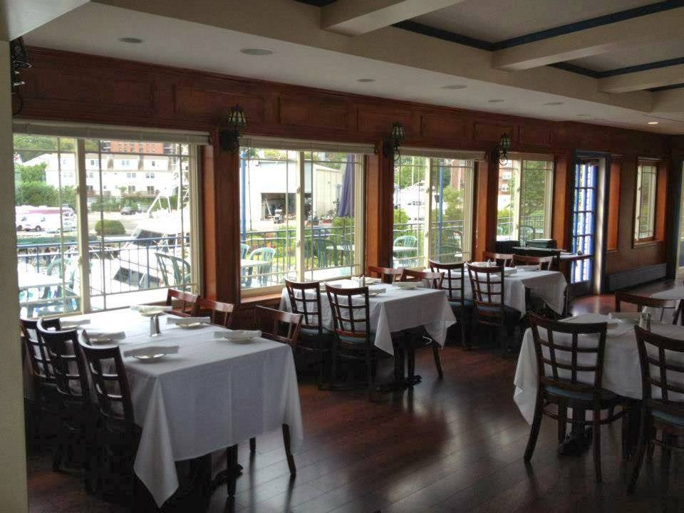 The Marina Grille | restaurant | 290 Drake Ave, New Rochelle, NY 10805, USA | 9143362600 OR +1 914-336-2600