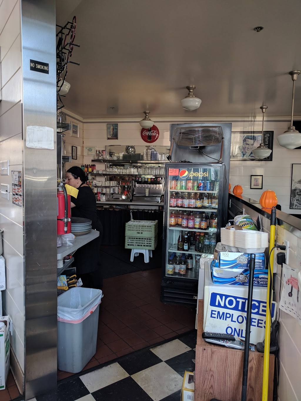 Rockn Robs Famous Burgers | restaurant | 450 Dondee St #1, Pacifica, CA 94044, USA | 6503593663 OR +1 650-359-3663