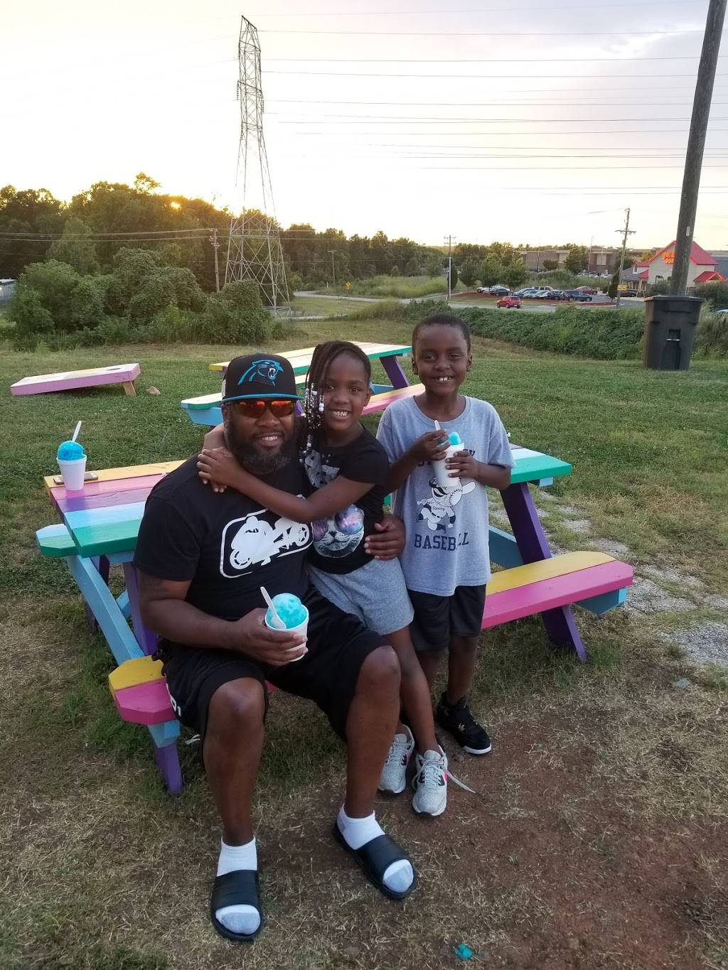 Pelicans Snoballs: North Tryon | restaurant | 7649 N Tryon St, Charlotte, NC 28262, USA | 9802297530 OR +1 980-229-7530