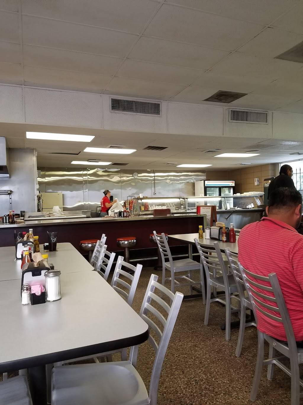 Franks Grill | restaurant | 5901 Clinton Dr, Houston, TX 77020, USA | 7136744571 OR +1 713-674-4571