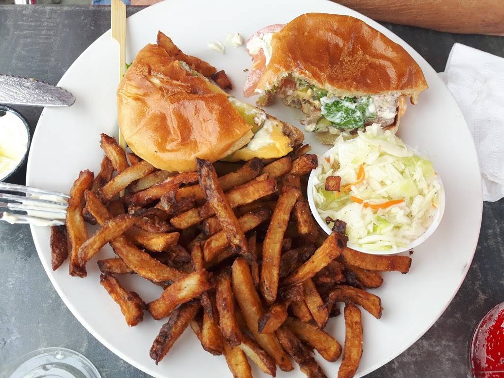 Restaurant La Marina | restaurant | 260 Avenue de Venise O, Venise-en-Québec, QC J0J 2K0, Canada | 4502445560 OR +1 450-244-5560