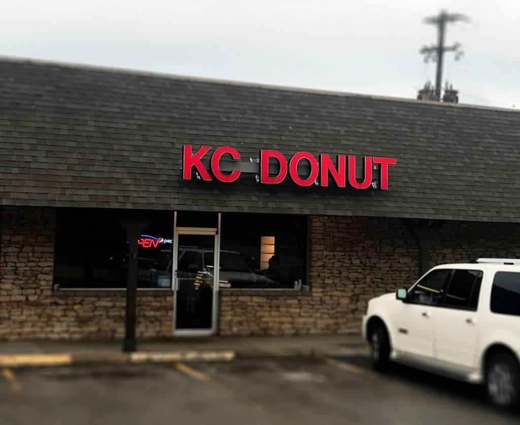 KC Donut | restaurant | 401 S Parker St, Olathe, KS 66061, USA | 9132549551 OR +1 913-254-9551