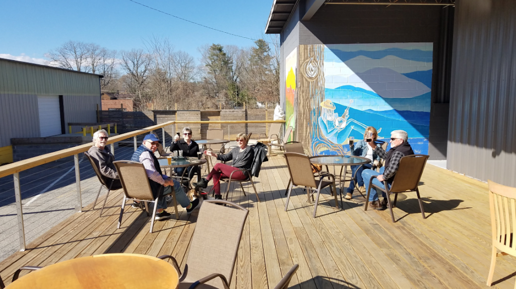 Guidon Brewing Company | restaurant | 415 8th Ave E, Hendersonville, NC 28792, USA | 8285957976 OR +1 828-595-7976