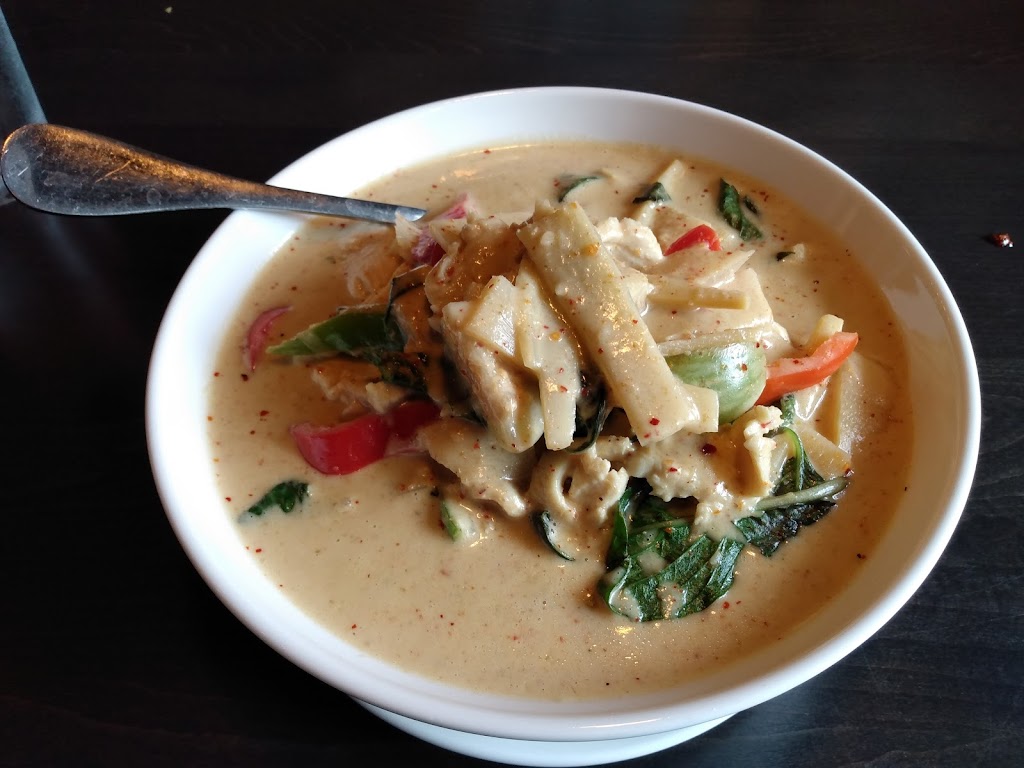 Coconut Thai on Grand | meal takeaway | 720 Grand Ave, St Paul, MN 55105, USA | 6513487250 OR +1 651-348-7250