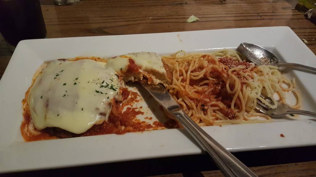 Luigis Restaurant bar & pizzeria | restaurant | 1011 NC-150, Summerfield, NC 27358, USA | 3366438133 OR +1 336-643-8133