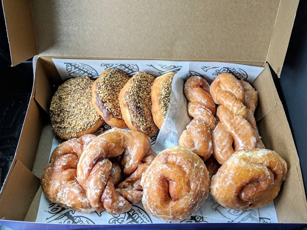 Jacks Donut Shoppe | restaurant | 2410 S 14th St, New Castle, IN 47362, USA | 7655292956 OR +1 765-529-2956