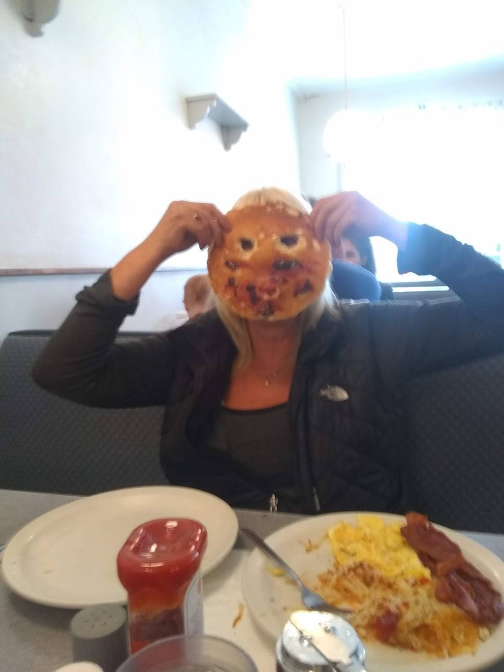 Cody Cafe | cafe | 216 Main Ave, Morton, WA 98356, USA | 3604965787 OR +1 360-496-5787