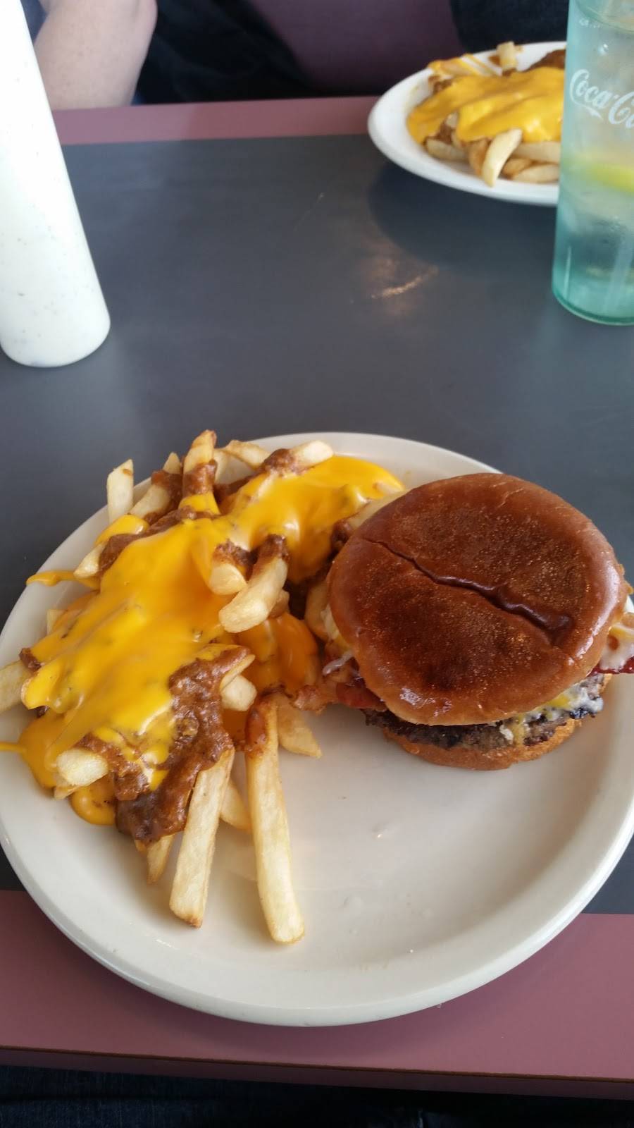 Alpha Koney Island | restaurant | 422 N Main St, Adrian, MI 49221, USA | 5172662526 OR +1 517-266-2526