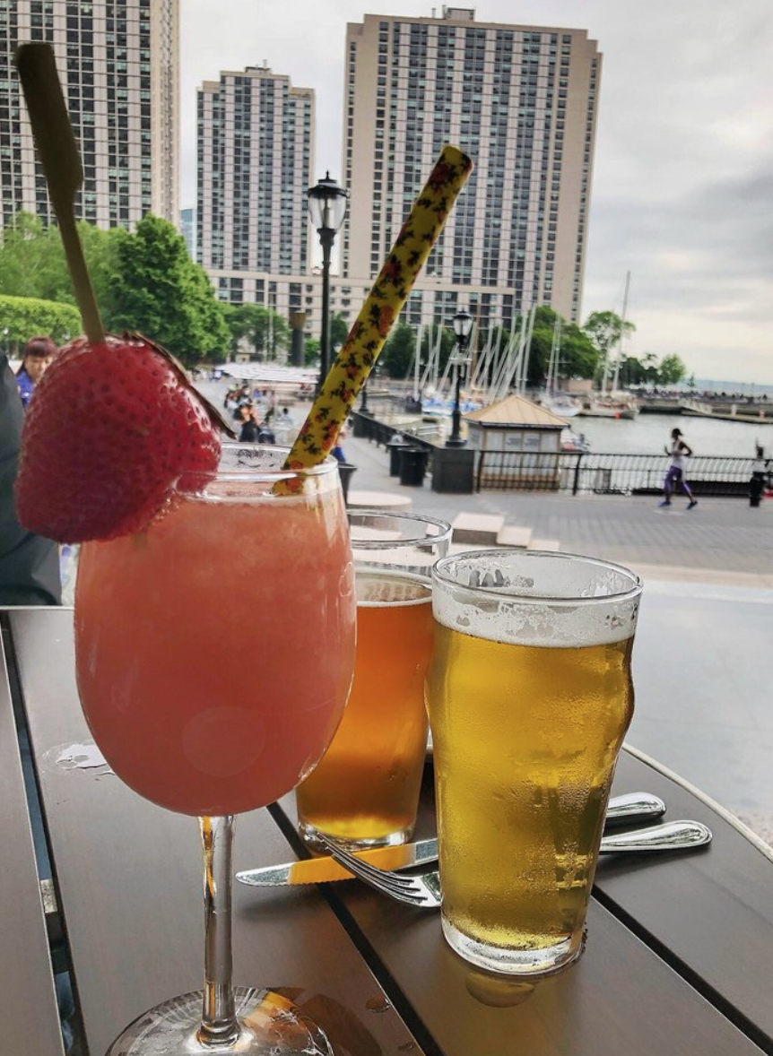 P.J. Clarkes | restaurant | 250 Vesey St, New York, NY 10281, USA | 2122851500 OR +1 212-285-1500