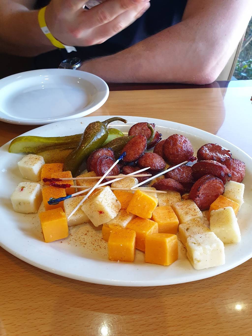 Marlowes Ribs & Restaurant | restaurant | 4381 Elvis Presley Blvd, Memphis, TN 38116, USA | 9013324159 OR +1 901-332-4159