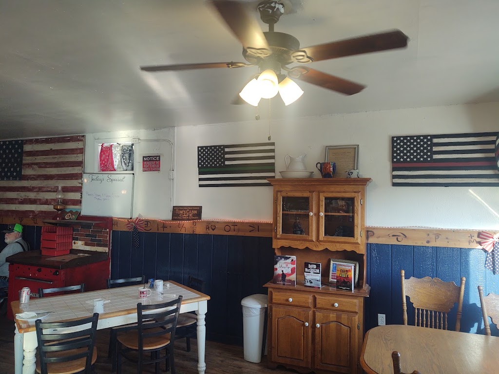 Toms Cabin | restaurant | 5001 ID-52, Emmett, ID 83617, USA | 2083652038 OR +1 208-365-2038