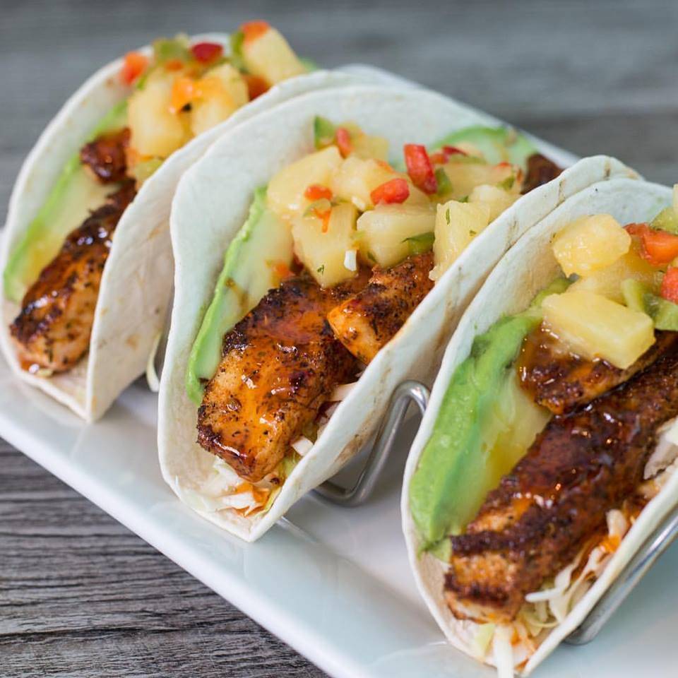 Island Wing Company | restaurant | 2079 W Town Center Blvd, Orlando, FL 32837, USA | 4073435595 OR +1 407-343-5595