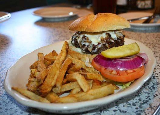 Lil Rizzos Restaurant - Lake Ozark | restaurant | 2146 Horseshoe Bend Pkwy, Lake Ozark, MO 65049, USA | 5733653003 OR +1 573-365-3003