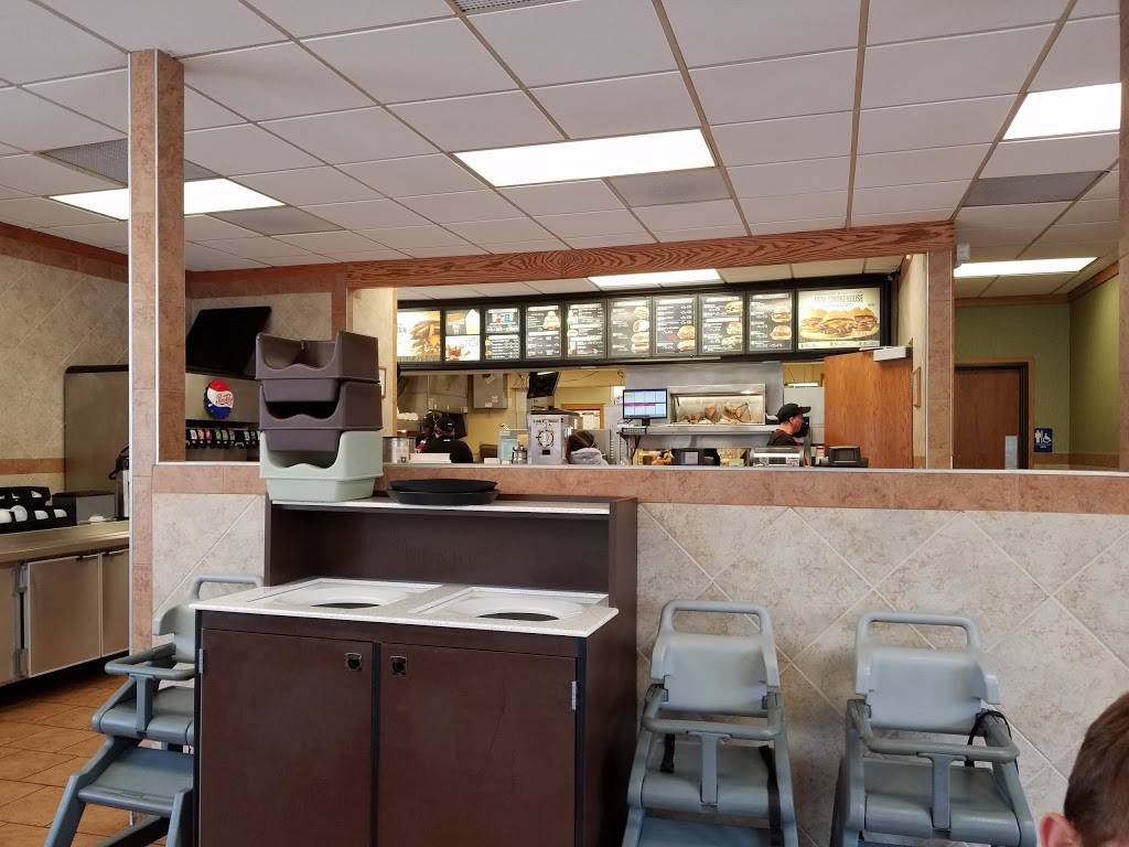Arbys | restaurant | 1755 John F Kennedy Rd, Dubuque, IA 52002, USA | 5635828629 OR +1 563-582-8629