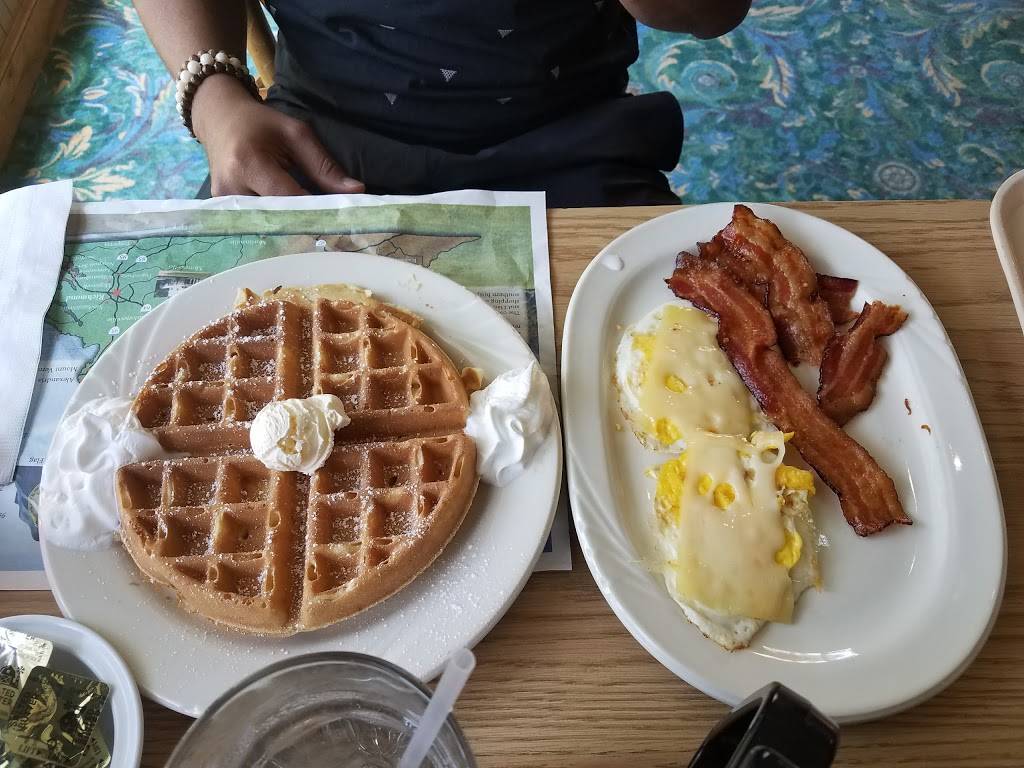 Sandy’s Pancake & Waffle House | restaurant | 2005 Richmond Rd, Williamsburg, VA 23185, USA | 7572293613 OR +1 757-229-3613