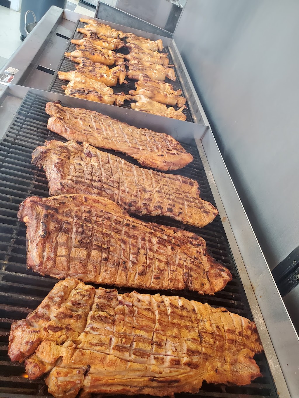 Polleria los 2 hermanos | restaurant | 8990 Pendleton Pike, Indianapolis, IN 46226, USA | 3176723832 OR +1 317-672-3832