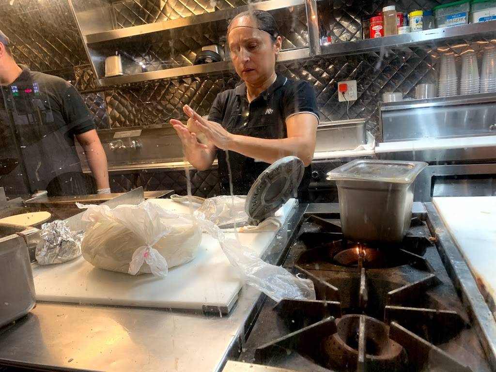 Mi Morenita taco truck | restaurant | 6743 Sepulveda Blvd, Van Nuys, CA 91406, USA | 8186191300 OR +1 818-619-1300