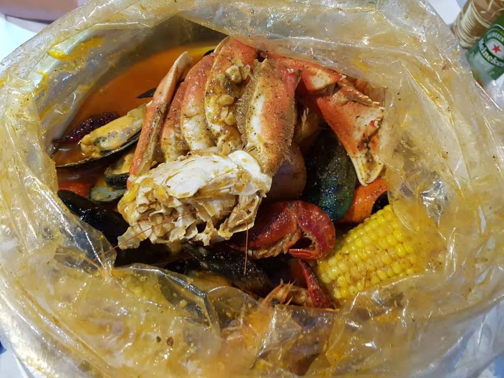 Shaking seafood | restaurant | 243 S 10th St, Philadelphia, PA 19107, USA | 2154139100 OR +1 215-413-9100