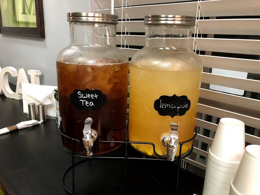 The Skinny Pig | restaurant | 21149 Eva St, Montgomery, TX 77356, USA | 9365974144 OR +1 936-597-4144