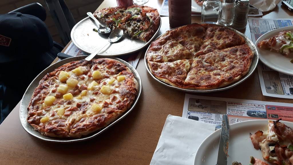 Restaurant-Bar La Villa Du Bifteck Enr | restaurant | 58 Rue Principale, Chénéville, QC J0V 1E0, Canada | 8194283240 OR +1 819-428-3240